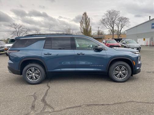 Lakeshore Blue Metallic 2026 Chevrolet Traverse LT