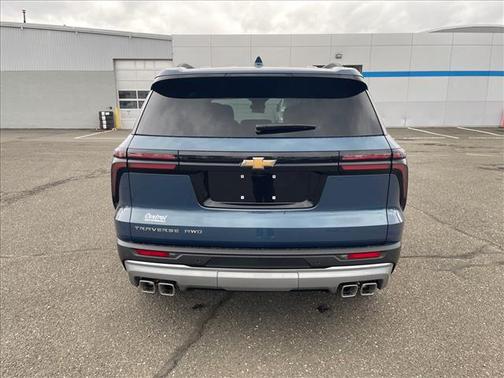 Lakeshore Blue Metallic 2026 Chevrolet Traverse LT