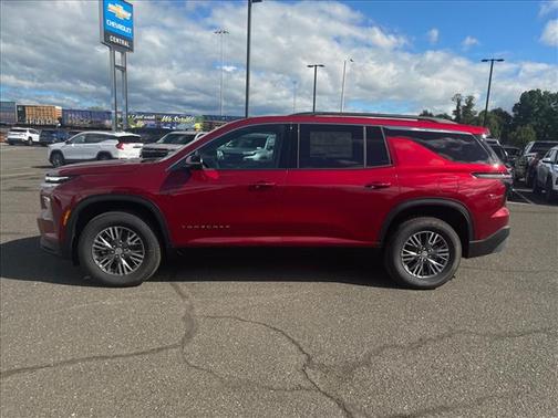 Radiant Red Tintcoat 2026 Chevrolet Traverse LT