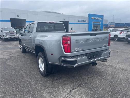 Sterling Gray Metallic 2026 Chevrolet Silverado 3500 High Country