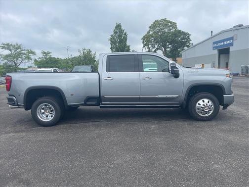 Sterling Gray Metallic 2026 Chevrolet Silverado 3500 High Country