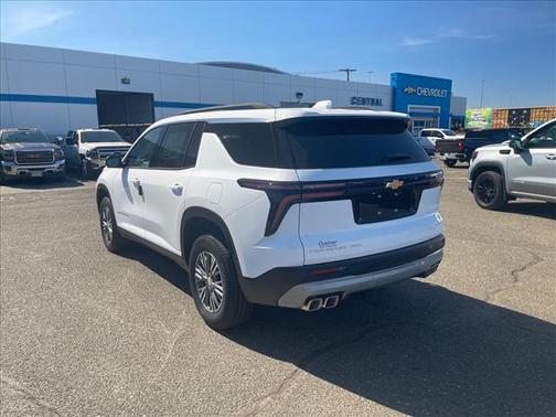 Summit White 2026 Chevrolet Traverse LT