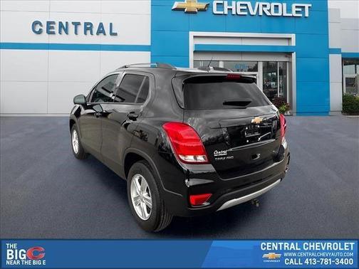 Mosaic Black Metallic 2022 Chevrolet Trax LT