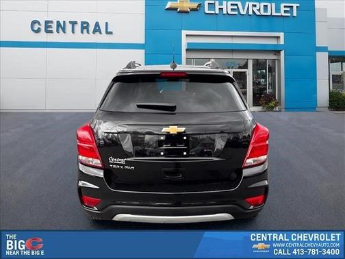 Mosaic Black Metallic 2022 Chevrolet Trax LT