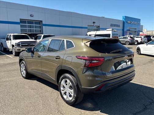 Harvest Bronze Metallic 2024 Chevrolet Trax LS