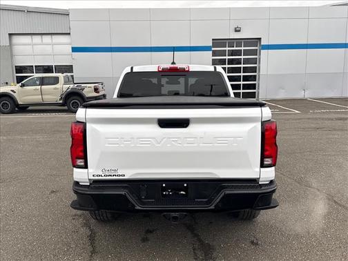 Summit White 2025 Chevrolet Colorado Z71