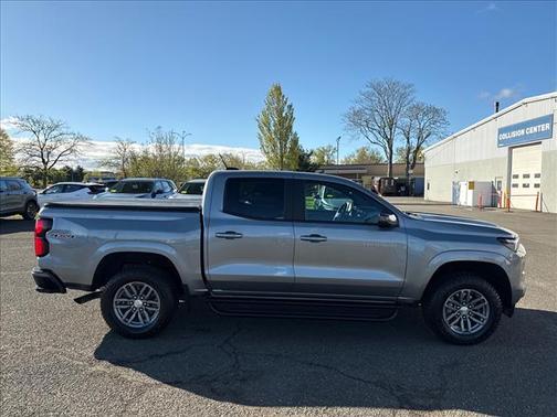 Sterling Gray Metallic 2024 Chevrolet Colorado LT
