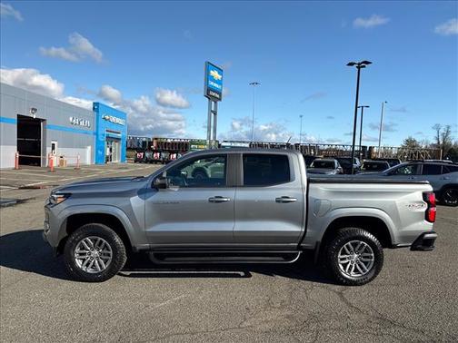 Sterling Gray Metallic 2024 Chevrolet Colorado LT