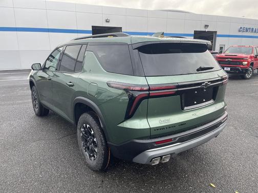 Trillium Green Metallic 2027 Chevrolet Traverse AWD Z71