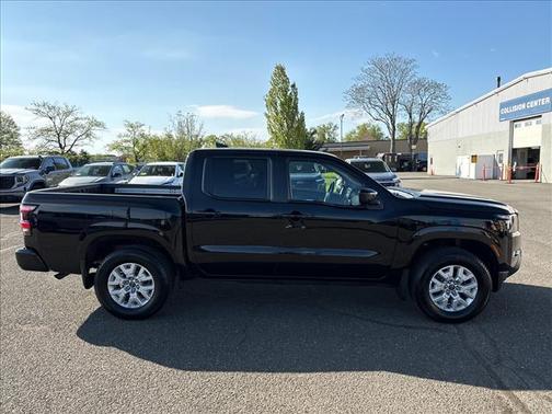Super Black 2023 Nissan Frontier SV