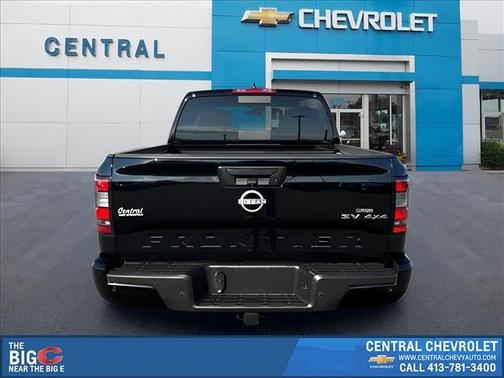 Super Black 2023 Nissan Frontier SV