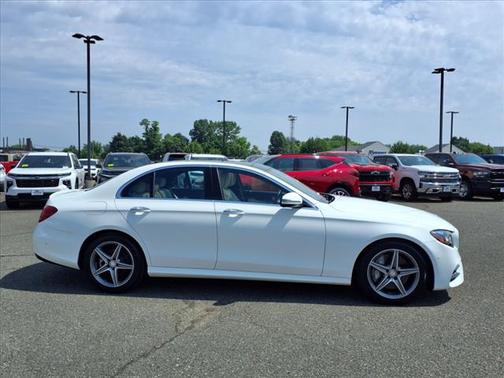 2017 Mercedes-Benz E-Class 4MATIC