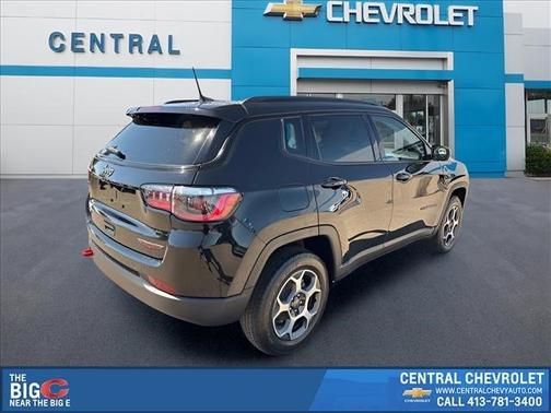 Diamond Black Crystal Pearlcoat 2022 Jeep Compass Trailhawk