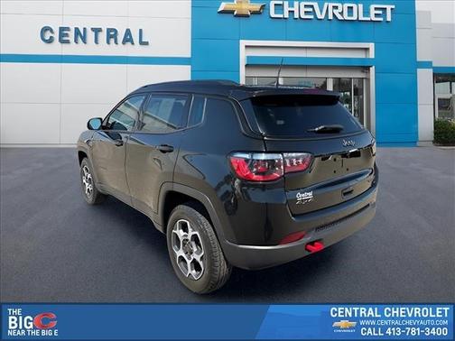 Diamond Black Crystal Pearlcoat 2022 Jeep Compass Trailhawk