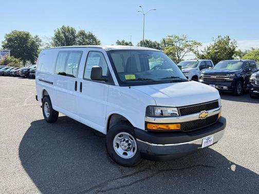 Summit White 2026 Chevrolet Express 3500 3500 Extended Wheelbase, WT, RWD