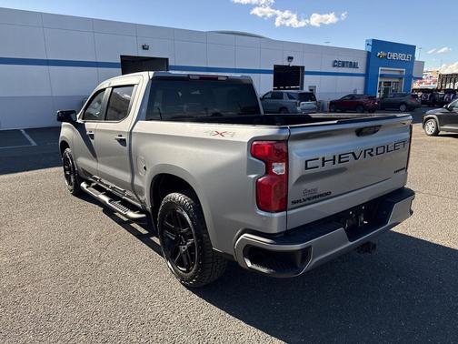 Sterling Gray Metallic 2024 Chevrolet Silverado 1500 Custom