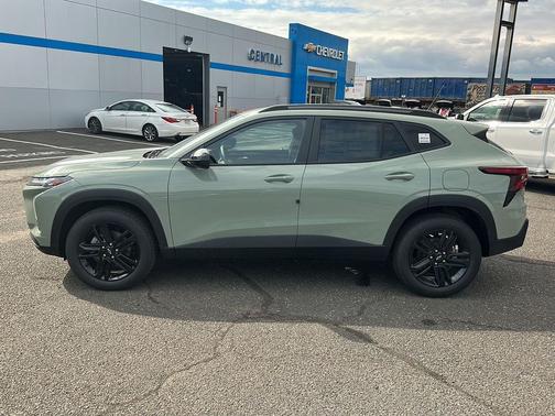 Cacti Green 2026 Chevrolet Trax FWD ACTIV