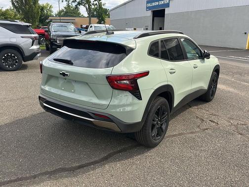 Cacti Green 2026 Chevrolet Trax FWD ACTIV