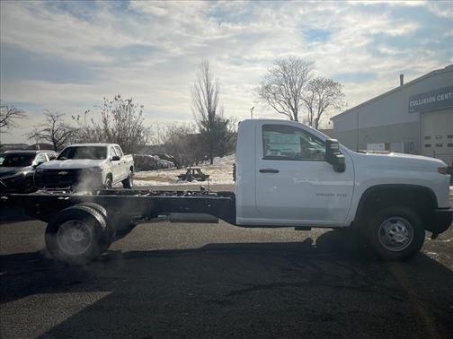 Summit White 2026 Chevrolet Silverado 3500 WT
