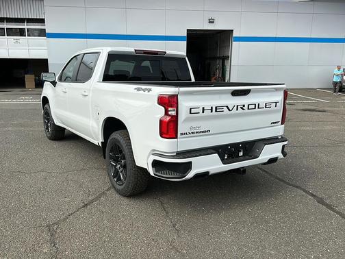 Summit White 2026 Chevrolet Silverado 1500 RST