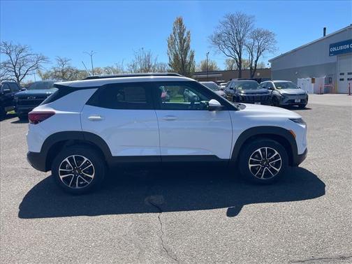 Summit White 2026 Chevrolet Trailblazer LT