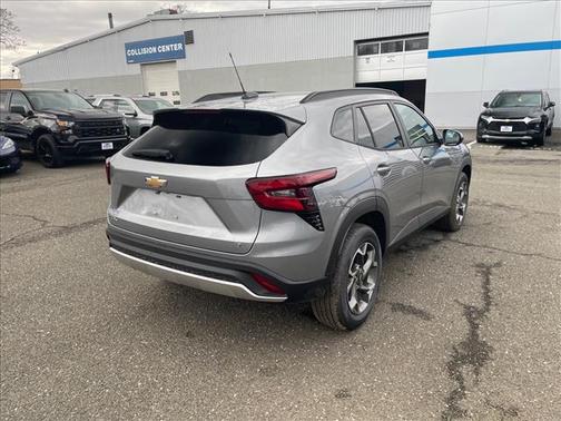 Sterling Gray Metallic 2026 Chevrolet Trax LT