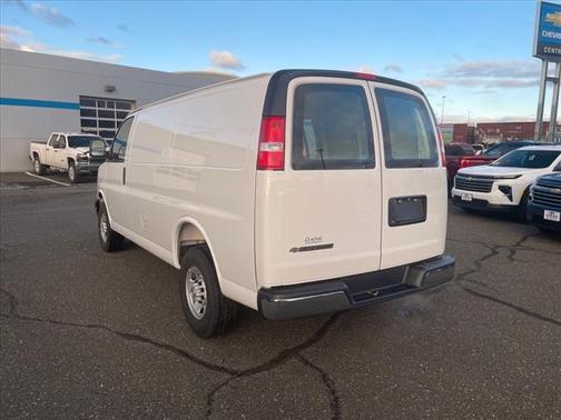 2025 Chevrolet Express 2500 RWD 2500 Regular Wheelbase WT