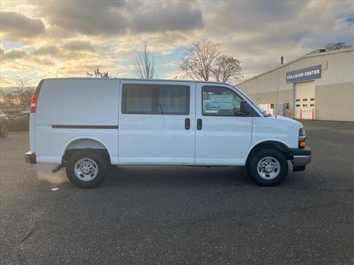 2025 Chevrolet Express 2500 RWD 2500 Regular Wheelbase WT