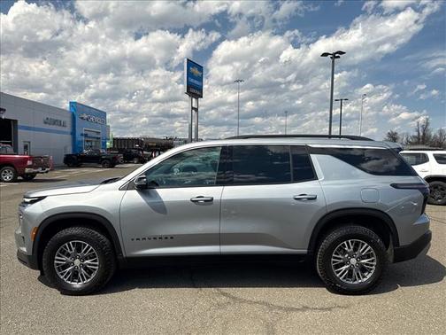 Sterling Gray Metallic 2024 Chevrolet Traverse LT