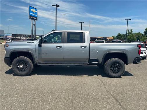 Sterling Gray Metallic 2026 Chevrolet Silverado 2500 Crew Cab, Standard Bed, XR2, 4WD