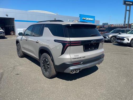 Sandstone Gray 2026 Chevrolet Traverse AWD Z71