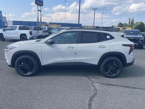 White Sands 2026 Chevrolet Trax FWD ACTIV