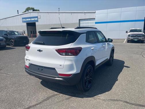 Summit White 2026 Chevrolet Trailblazer LT