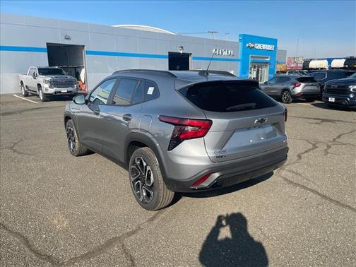 Sterling Gray Metallic 2026 Chevrolet Trax FWD 2RS