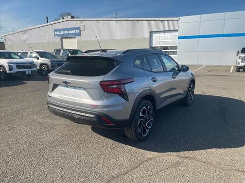 Sterling Gray Metallic 2026 Chevrolet Trax FWD 2RS