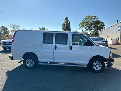 2024 Chevrolet Express 2500 RWD 2500 Regular Wheelbase WT