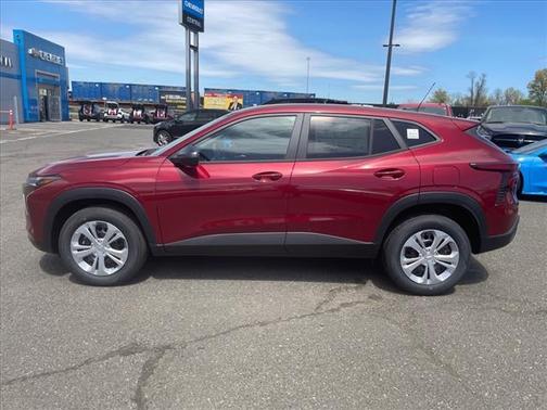 2025 Chevrolet Trax LS