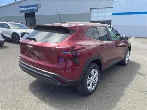 2025 Chevrolet Trax LS