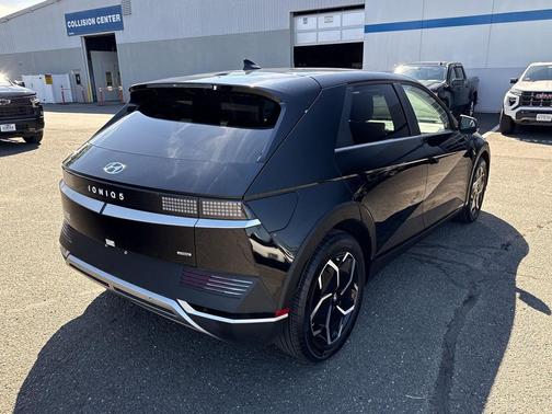 Abyss Black 2024 Hyundai IONIQ 5 SEL