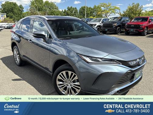 Coastal Gray Metallic 2023 Toyota Venza XLE