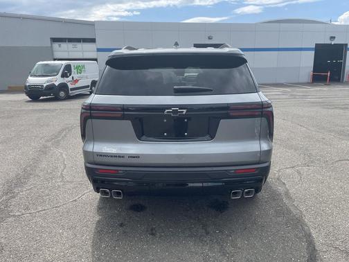 Sterling Gray Metallic 2026 Chevrolet Traverse LT
