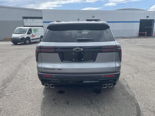 Sterling Gray Metallic 2026 Chevrolet Traverse LT
