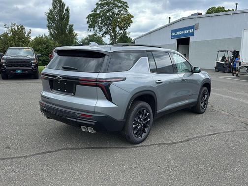 Sterling Gray Metallic 2026 Chevrolet Traverse LT
