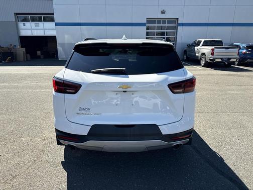Summit White 2024 Chevrolet Blazer 2LT