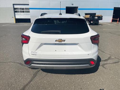 Summit White 2026 Chevrolet Trax LT