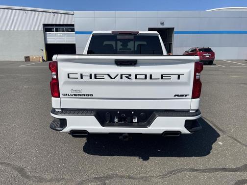 Summit White 2026 Chevrolet Silverado 1500 RST