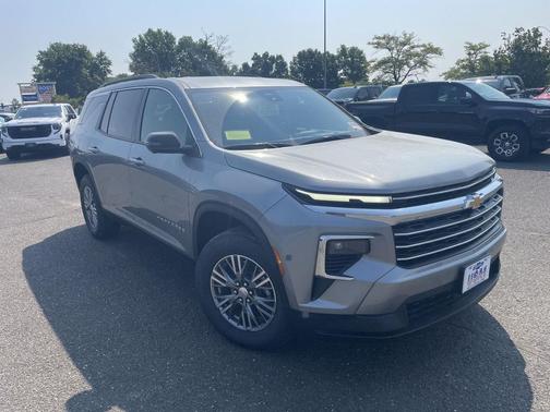 Sterling Gray Metallic 2027 Chevrolet Traverse LT
