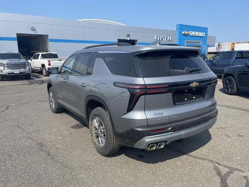 Sterling Gray Metallic 2027 Chevrolet Traverse LT