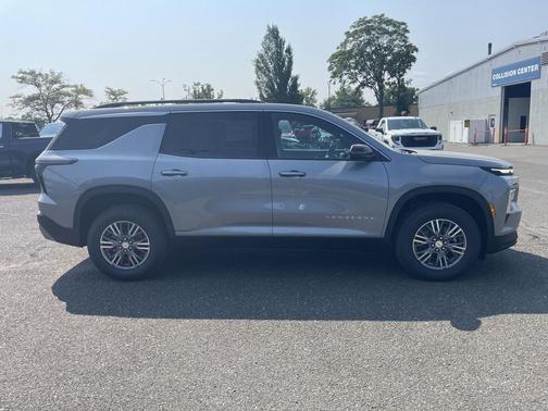 Sterling Gray Metallic 2027 Chevrolet Traverse LT