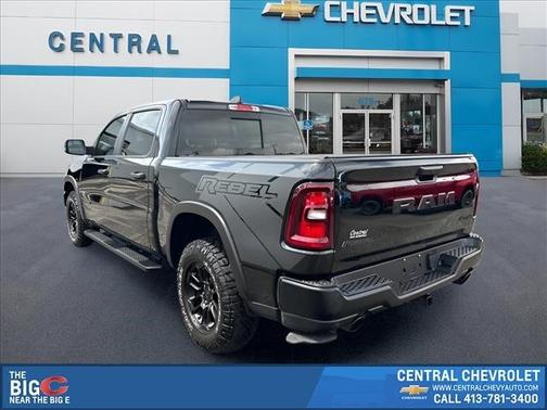 Diamond Black Crystal Pearlcoat 2025 RAM 1500 Rebel